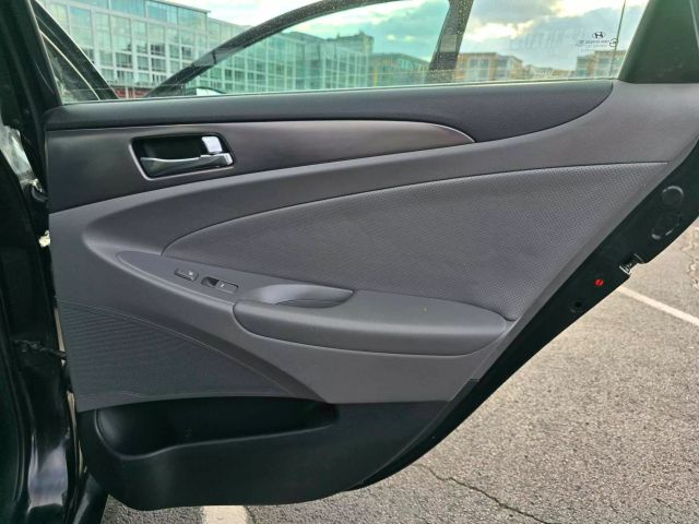 2012 Hyundai Sonata Hybrid Sedan 4d - Image 39