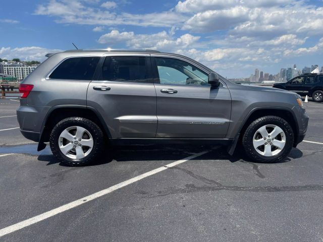 2012 Jeep Grand Cherokee Laredo Sport Utility 4d - Image 8