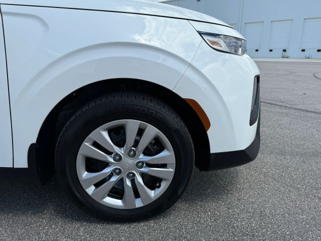 2021 Kia Soul - Image 8