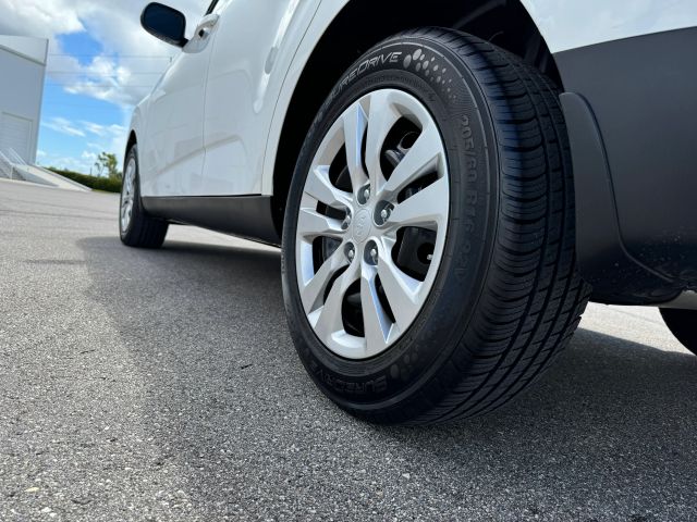 2021 Kia Soul - Image 27