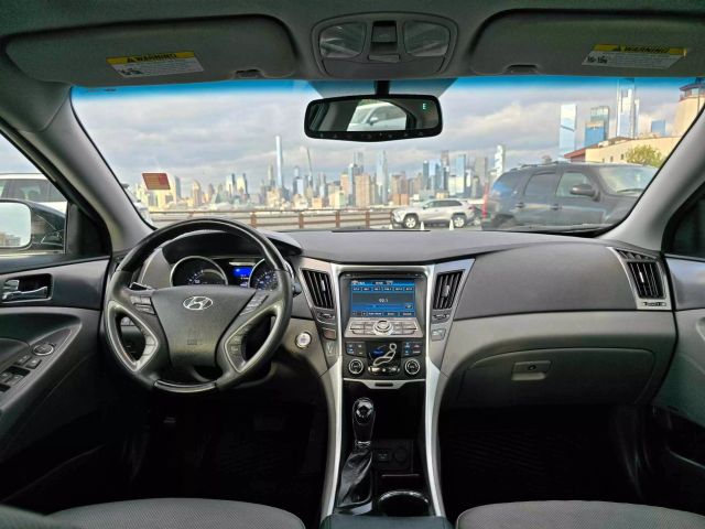 2012 Hyundai Sonata Hybrid Sedan 4d - Image 19