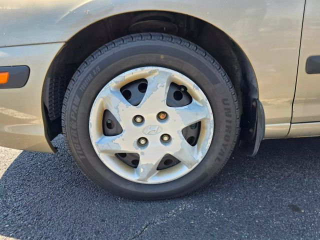 2005 Hyundai Elantra Gt Hatchback 4d - Image 22