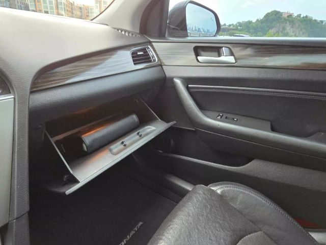 2015 Hyundai Sonata Limited Sedan 4d - Image 16