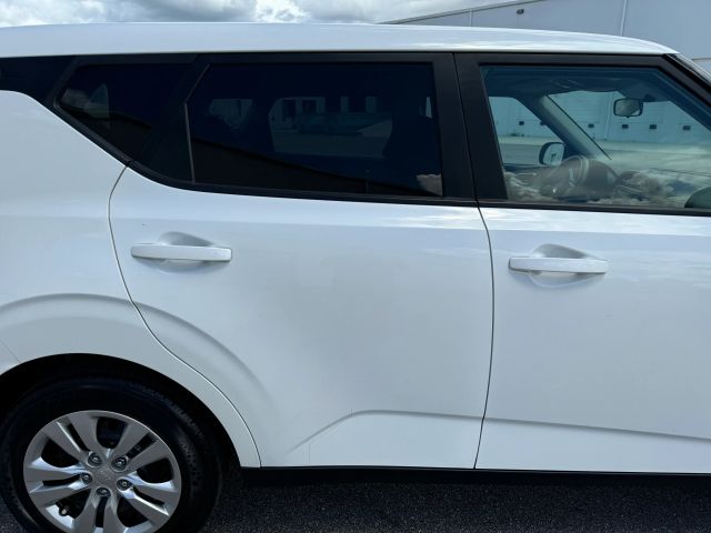 2021 Kia Soul - Image 10