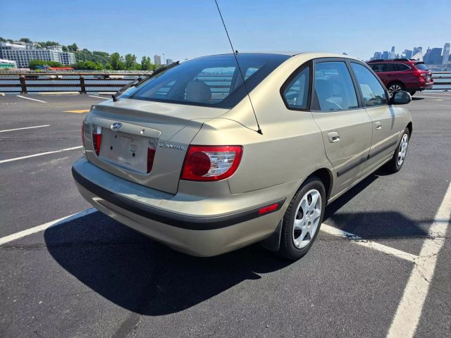 2005 Hyundai Elantra Gt Hatchback 4d - Image 6