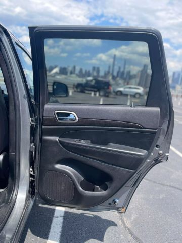 2012 Jeep Grand Cherokee Laredo Sport Utility 4d - Image 19