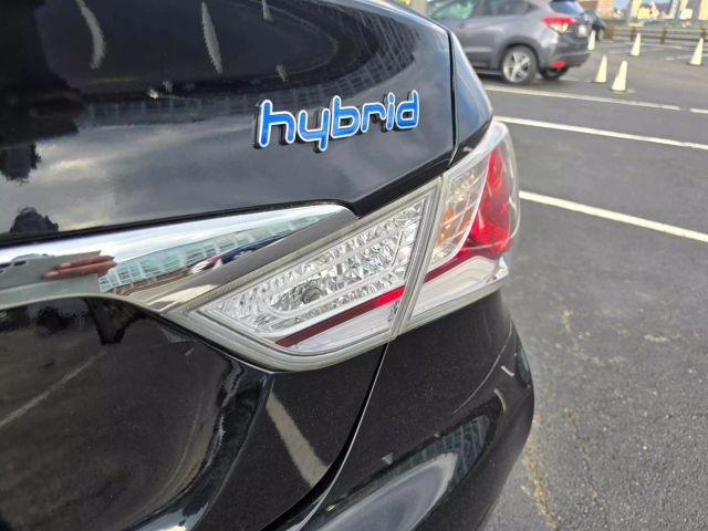 2012 Hyundai Sonata Hybrid Sedan 4d - Image 12