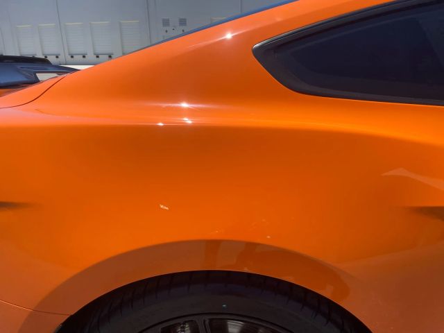2020 Ford Mustang - Image 12