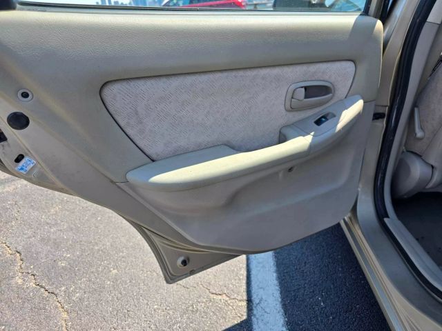 2005 Hyundai Elantra Gt Hatchback 4d - Image 20