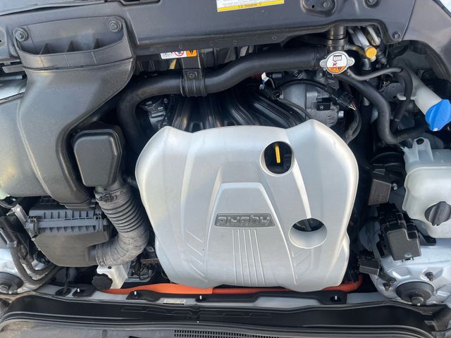 2012 Hyundai Sonata - Image 18