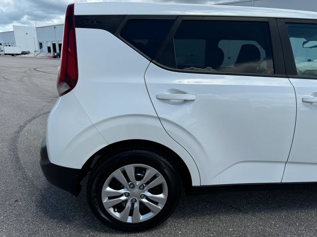 2021 Kia Soul - Image 11