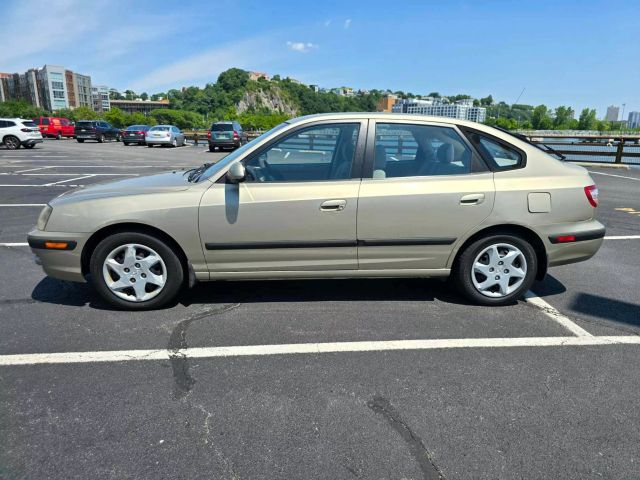 2005 Hyundai Elantra Gt Hatchback 4d - Image 8