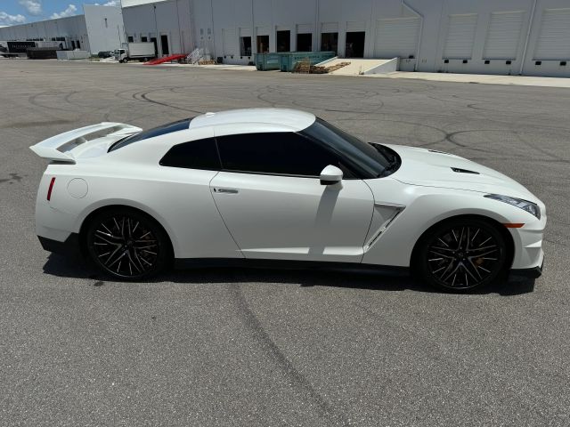 2024 Nissan Gt-r - Image 7