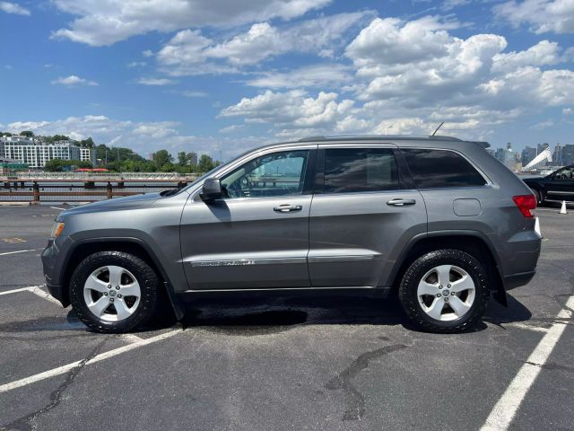 2012 Jeep Grand Cherokee Laredo Sport Utility 4d - Image 4