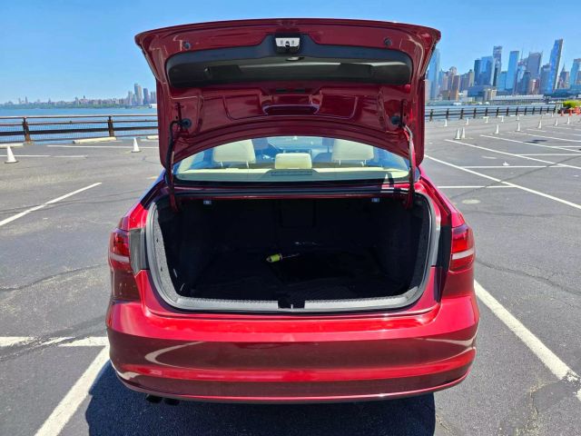 2016 Volkswagen Jetta 1.8t Sel Premium Sedan 4d - Image 10