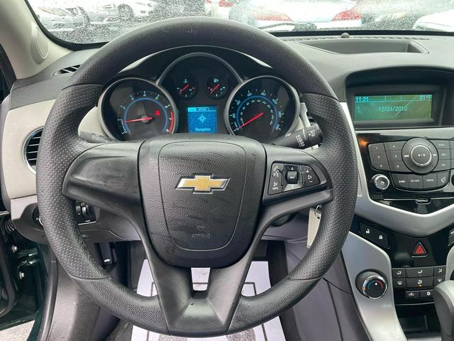 2014 Chevrolet Cruze Ls Sedan 4d - Image 13