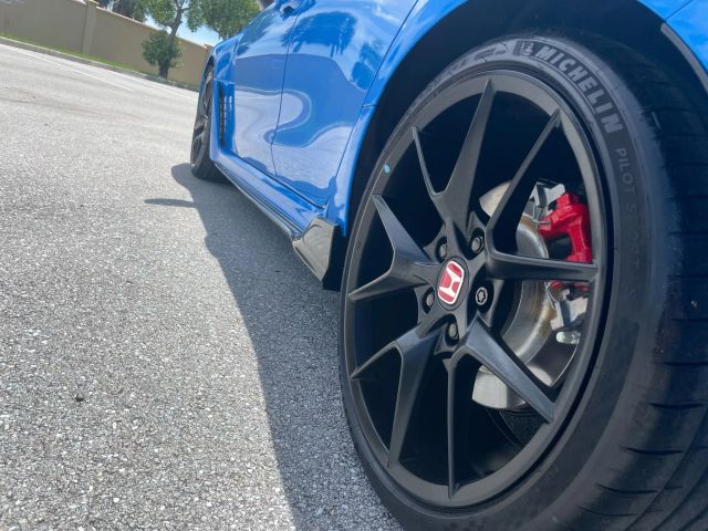 2023 Honda Civic Type R - Image 28
