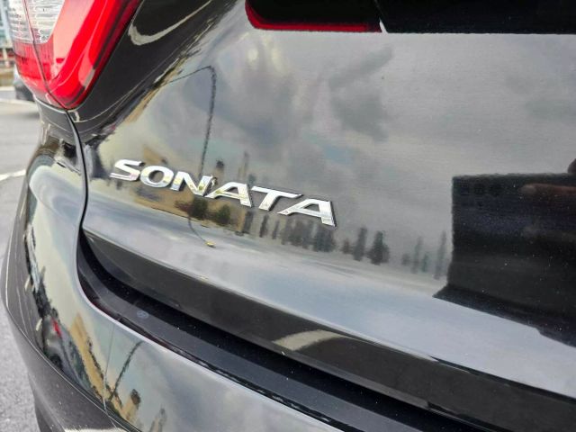 2015 Hyundai Sonata Limited Sedan 4d - Image 21