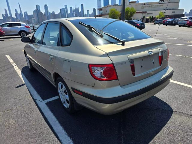 2005 Hyundai Elantra Gt Hatchback 4d - Image 5