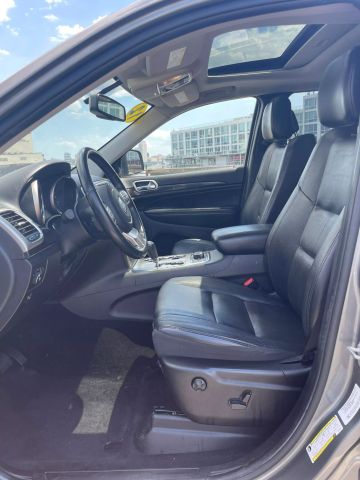2012 Jeep Grand Cherokee Laredo Sport Utility 4d - Image 13