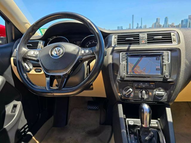 2016 Volkswagen Jetta 1.8t Sel Premium Sedan 4d - Image 19