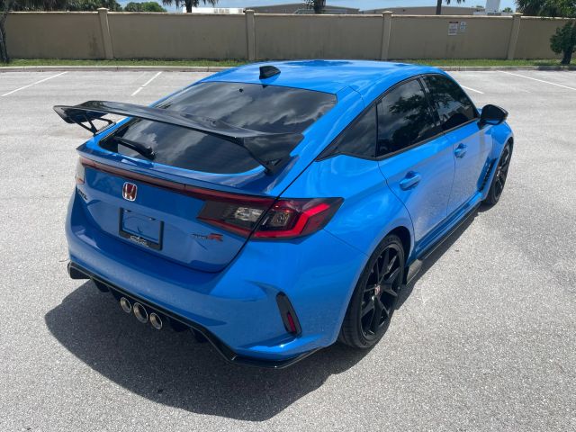 2023 Honda Civic Type R - Image 16