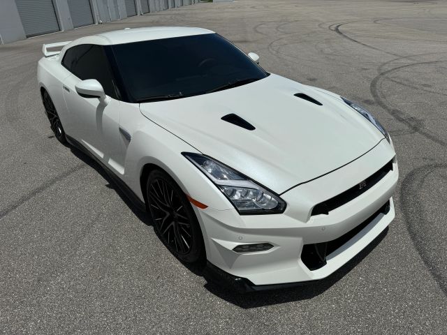 2024 Nissan Gt-r - Image 3