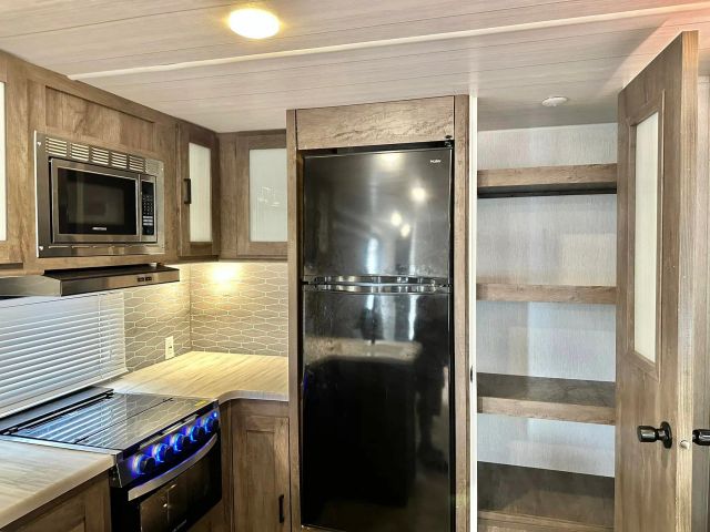 2022 Forest River Wildwood - Image 7