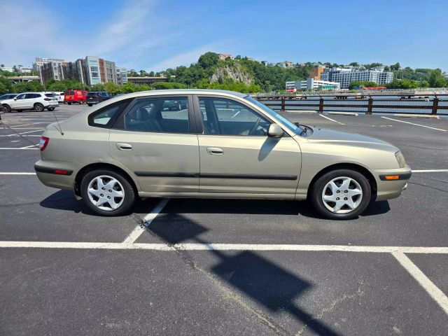 2005 Hyundai Elantra Gt Hatchback 4d - Image 7