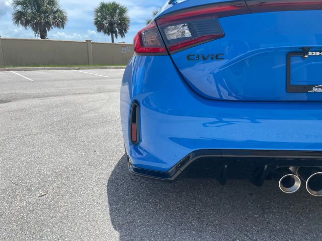 2023 Honda Civic Type R - Image 24
