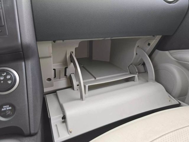 2013 Nissan Rogue Sv Sport Utility 4d - Image 32