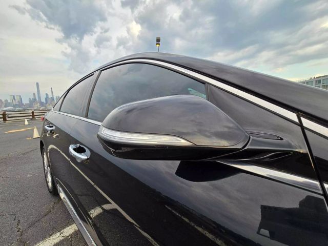 2015 Hyundai Sonata Limited Sedan 4d - Image 32