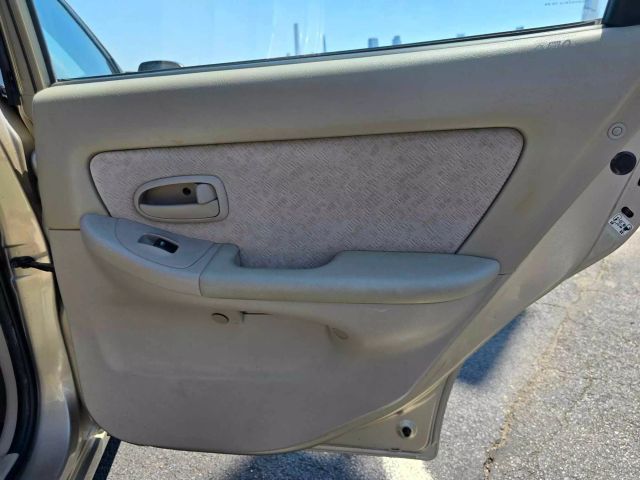 2005 Hyundai Elantra Gt Hatchback 4d - Image 19