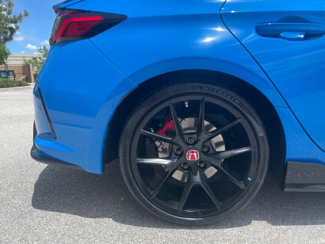 2023 Honda Civic Type R - Image 13