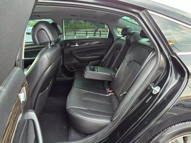 2015 Hyundai Sonata Limited Sedan 4d - Image 11