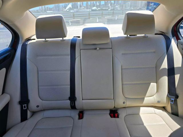 2016 Volkswagen Jetta 1.8t Sel Premium Sedan 4d - Image 17