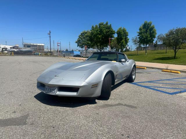 1982 Chevrolet Corvette null photo 2