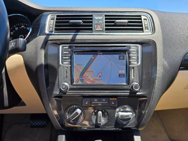 2016 Volkswagen Jetta 1.8t Sel Premium Sedan 4d - Image 25