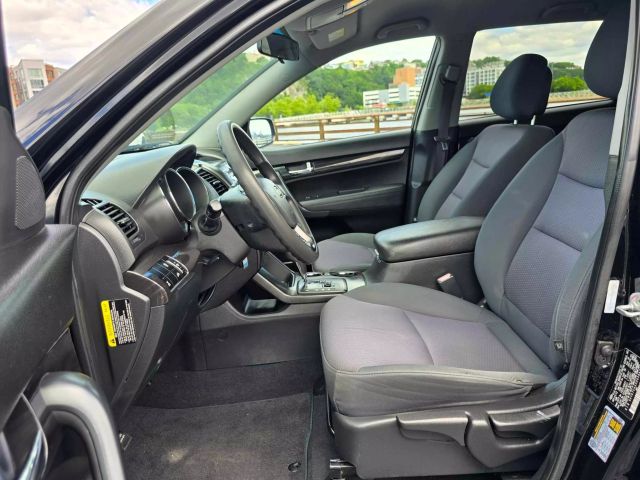2013 Kia Sorento Lx Sport Utility 4d - Image 10