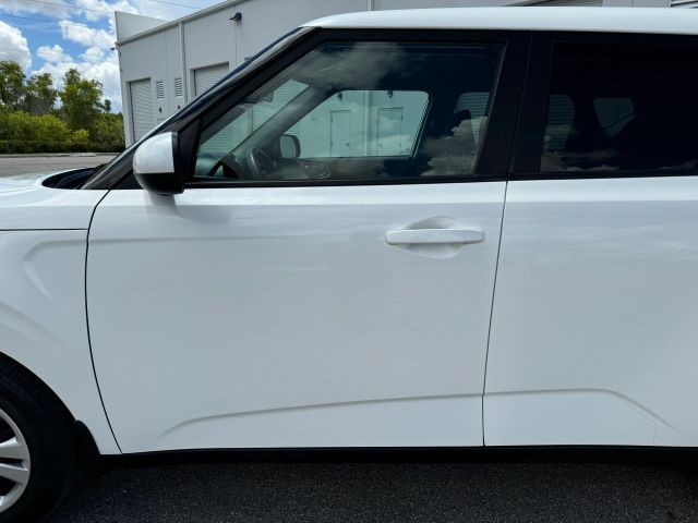 2021 Kia Soul - Image 32