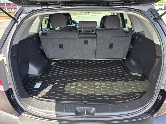 2013 Kia Sorento Lx Sport Utility 4d - Image 9
