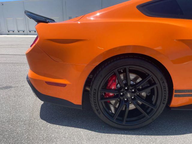 2020 Ford Mustang - Image 13