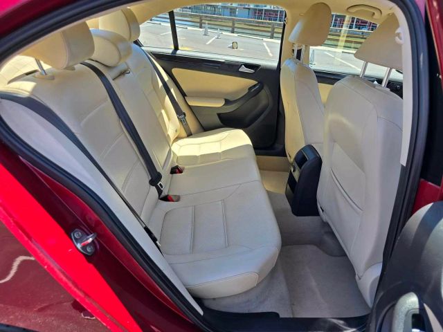 2016 Volkswagen Jetta 1.8t Sel Premium Sedan 4d - Image 16