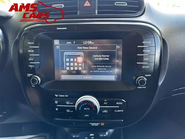 2017 Kia Soul - Image 30