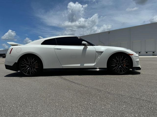 2024 Nissan Gt-r - Image 6