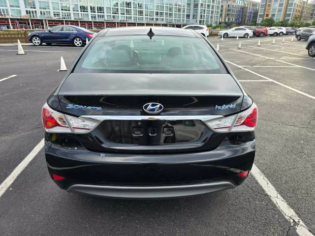 2012 Hyundai Sonata Hybrid Sedan 4d - Image 9