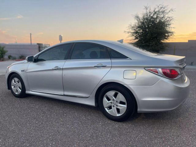 2012 Hyundai Sonata - Image 8