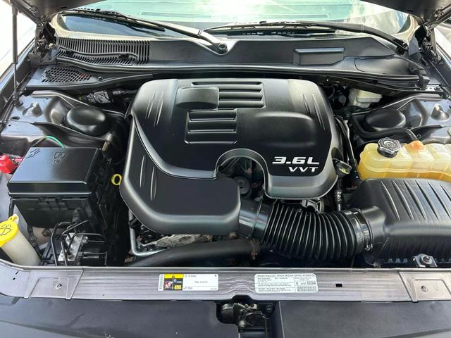 2013 Dodge Challenger Sxt Plus Coupe 2d - Image 32