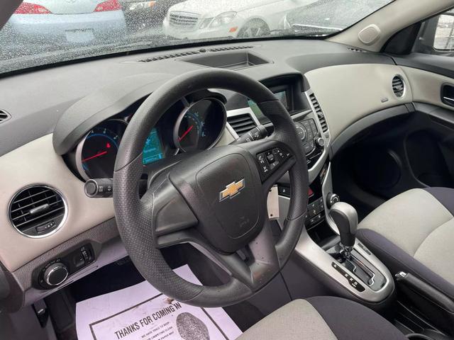 2014 Chevrolet Cruze Ls Sedan 4d - Image 9