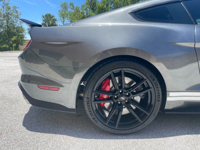 2020 Ford Mustang - Image 13